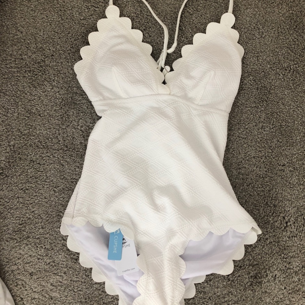 Cupshe white swimsuit